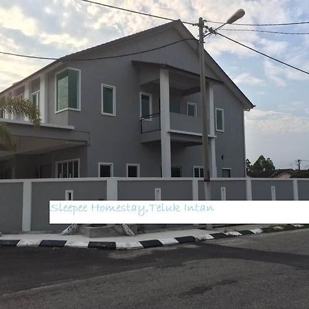 Sleepee Homestay Телук-Интан Экстерьер фото